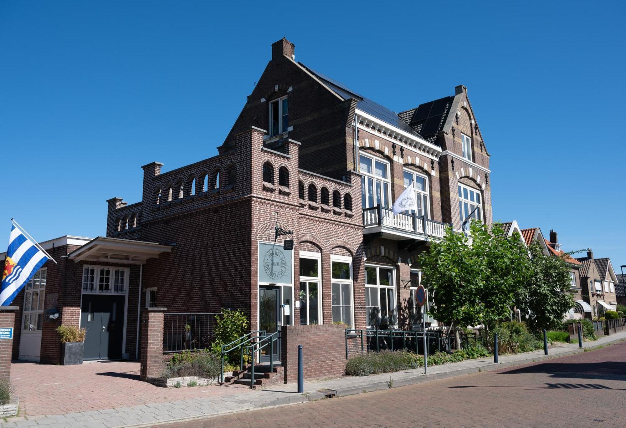 B&B Het Oude Postkantoor Yerseke Exterior photo